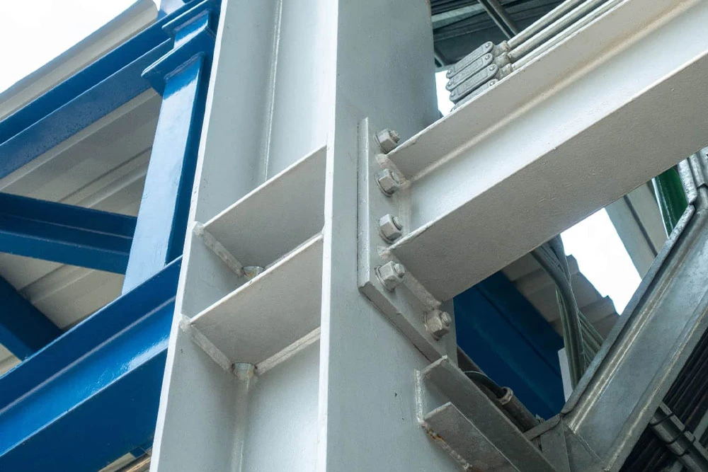 اسکلت فلزی پیچ و مهره